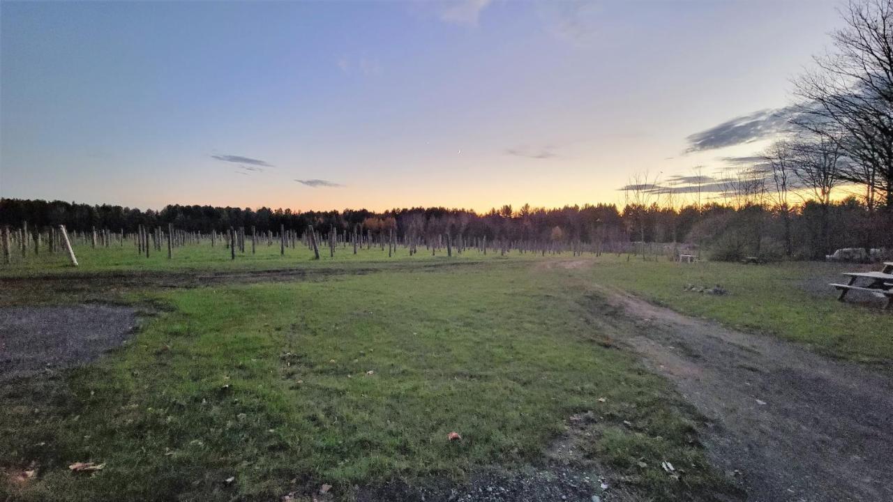 Auberge Du Vignoble Bromont Exterior foto